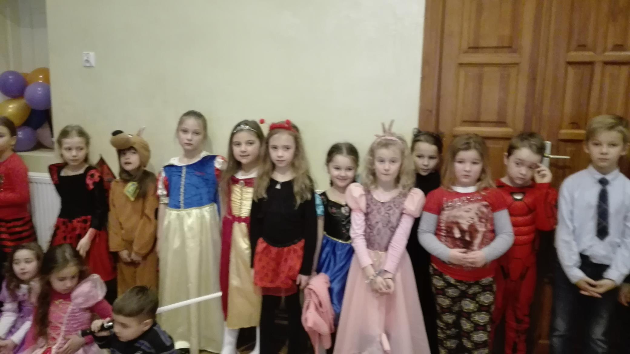 ZABAWA KARNAWAŁOWA UCZNIÓW KLAS I-III W SĘKOWEJ